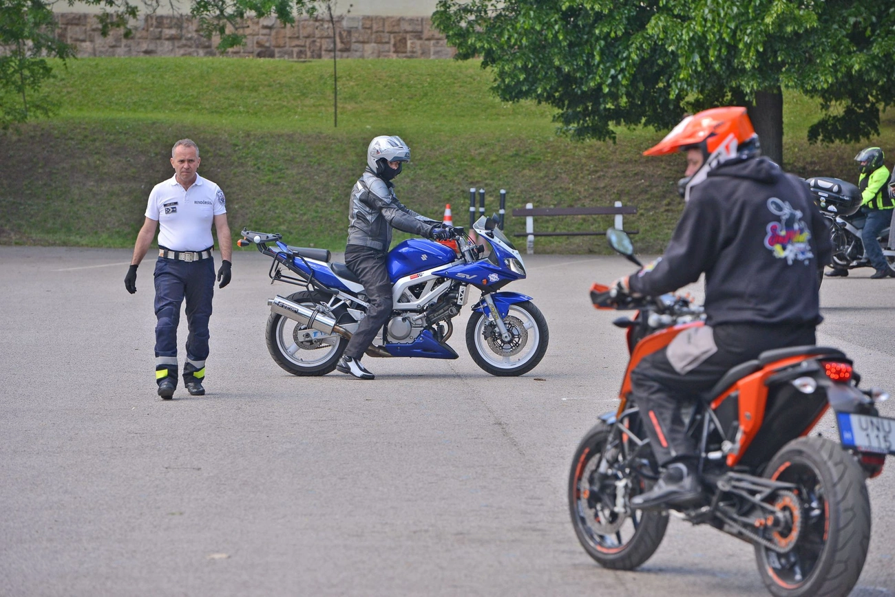 Rendőrségi motoros oktatás