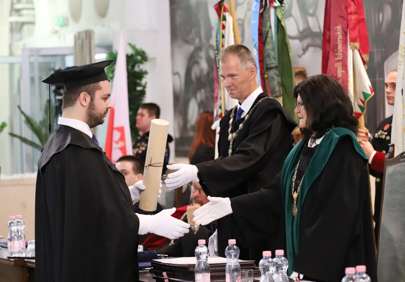 Diplomaátadó a Miskolci Egyetemen