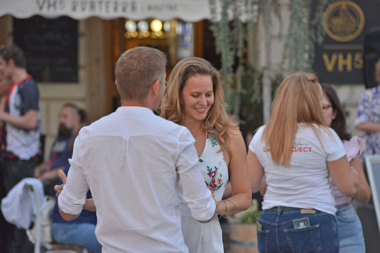 Bachata táncest VH5