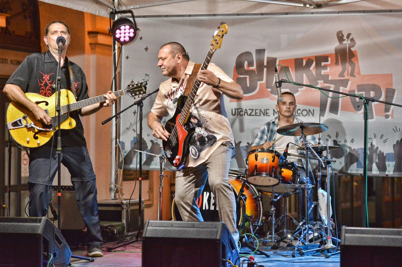 Utcazene-fesztivál péntek