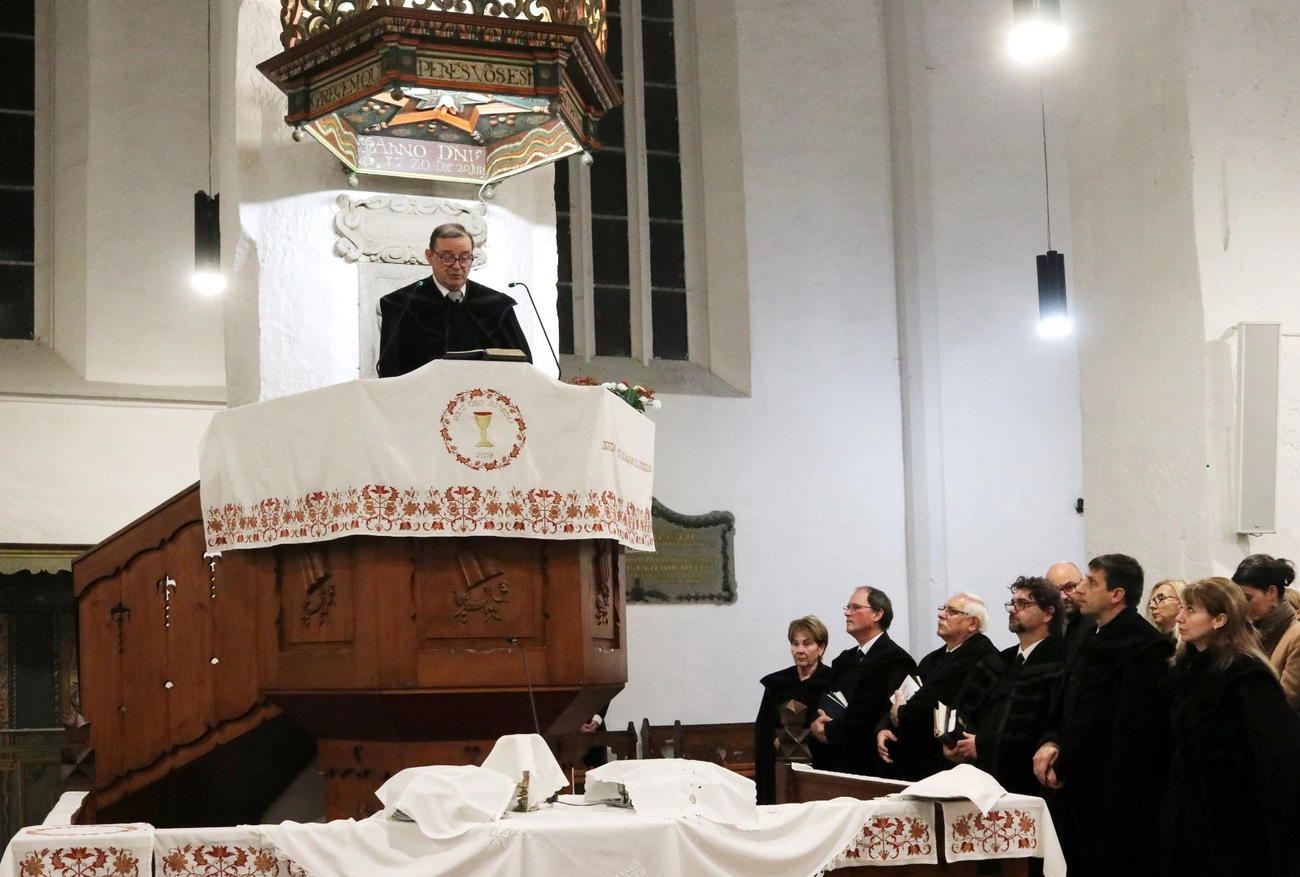 Református istentisztelet és kiállítás a Avasi Református Templomban