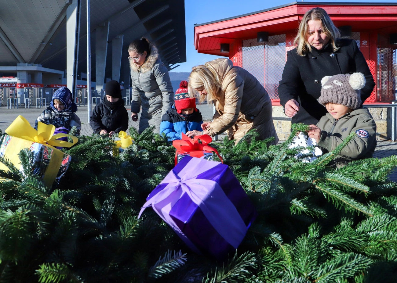 Adventi koszorú díszítése a DVTK Stadionnál