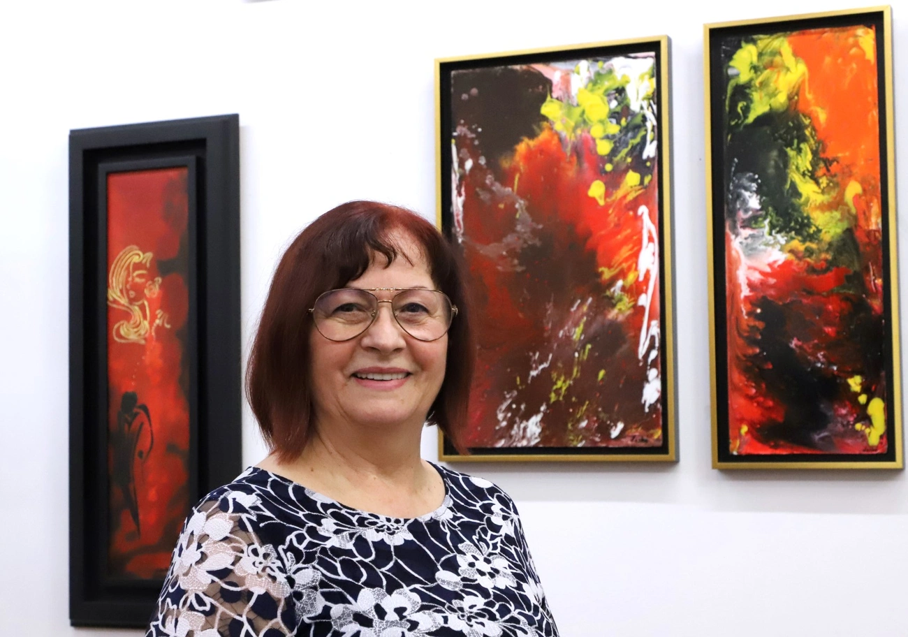 Barkasziné Leskó Gyöngyi kiállítása a Szabó Lőrinc Könyvtárban