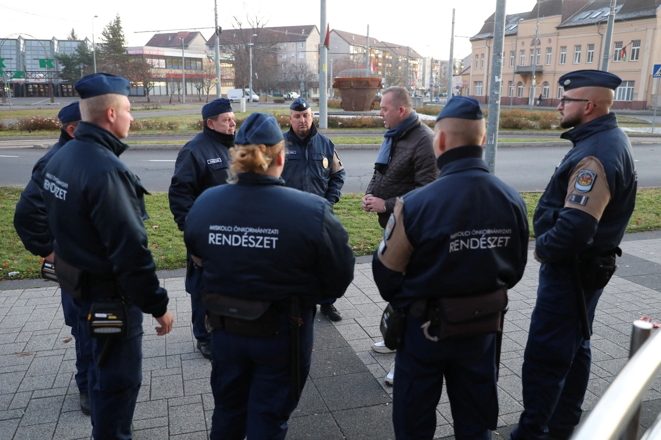 Rendészeti akció az Újgyőri főtéren