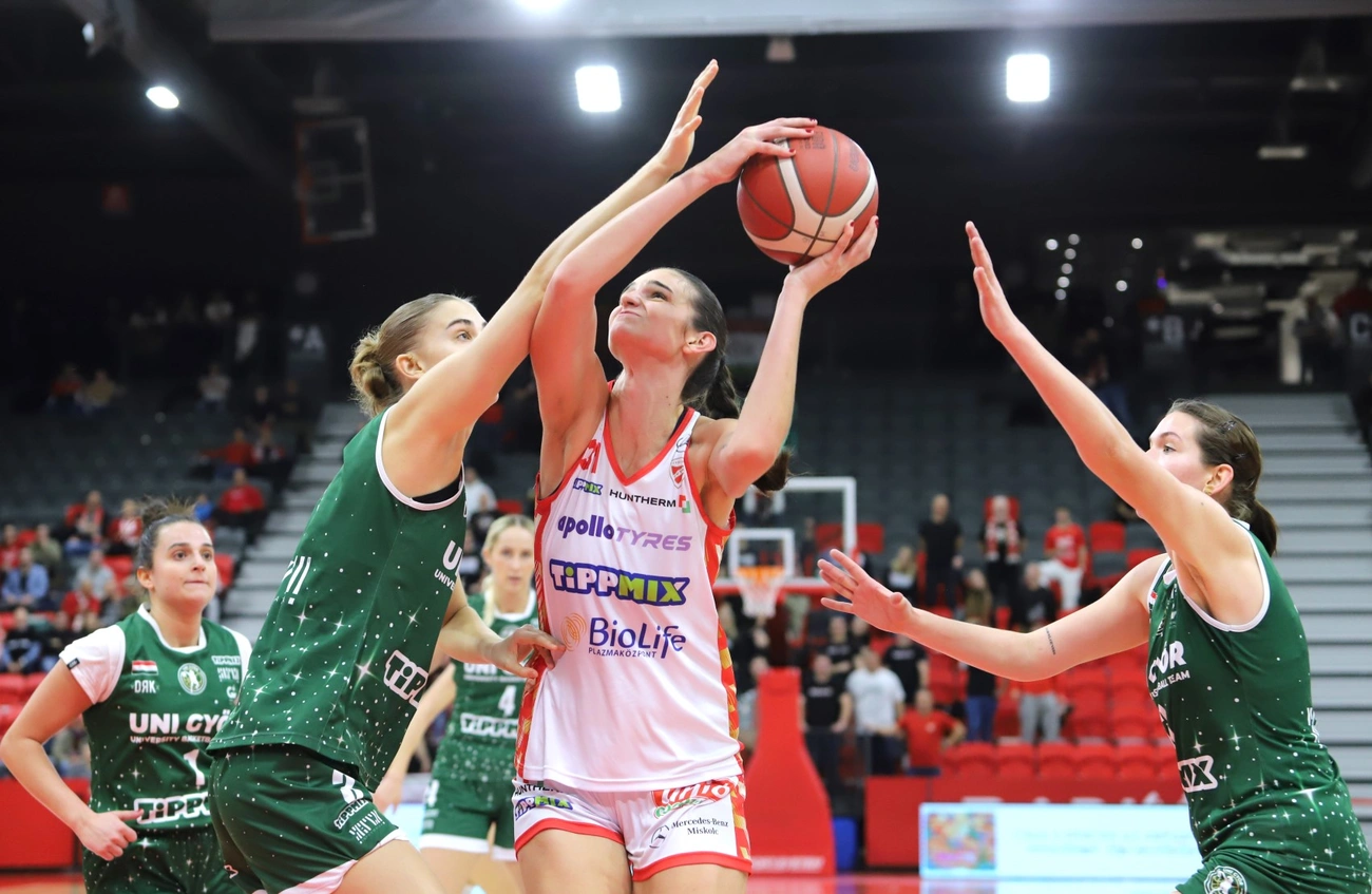 DVTK HUNTHERM - UNI Győr 99-55