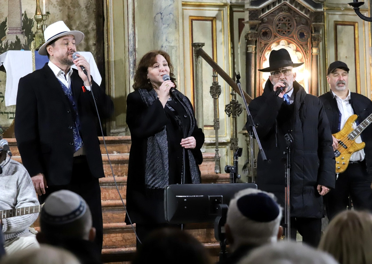 Hanukai ünnepség a Miskolci zsinagógában