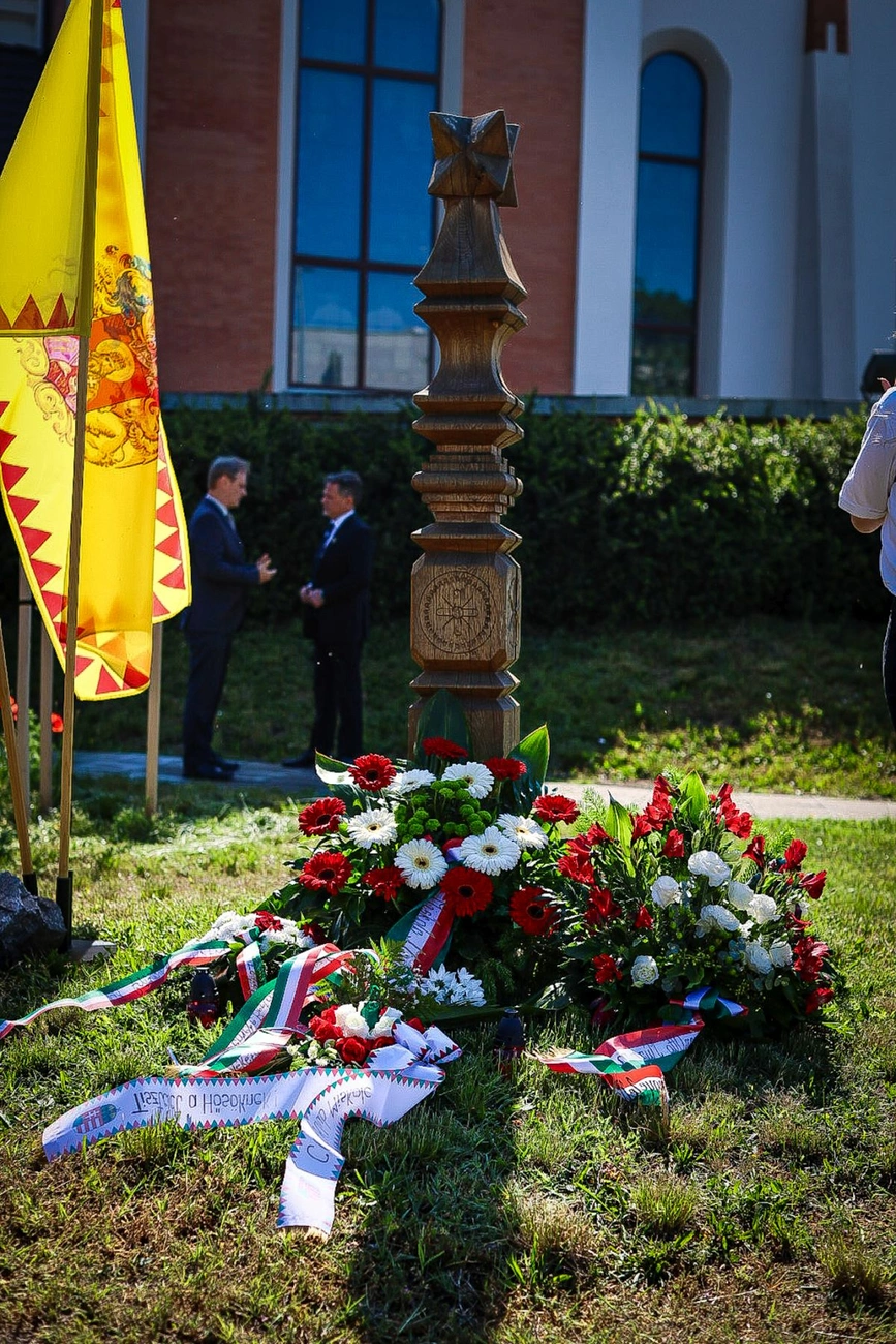 Bombatámadás áldozataira emlékeztek