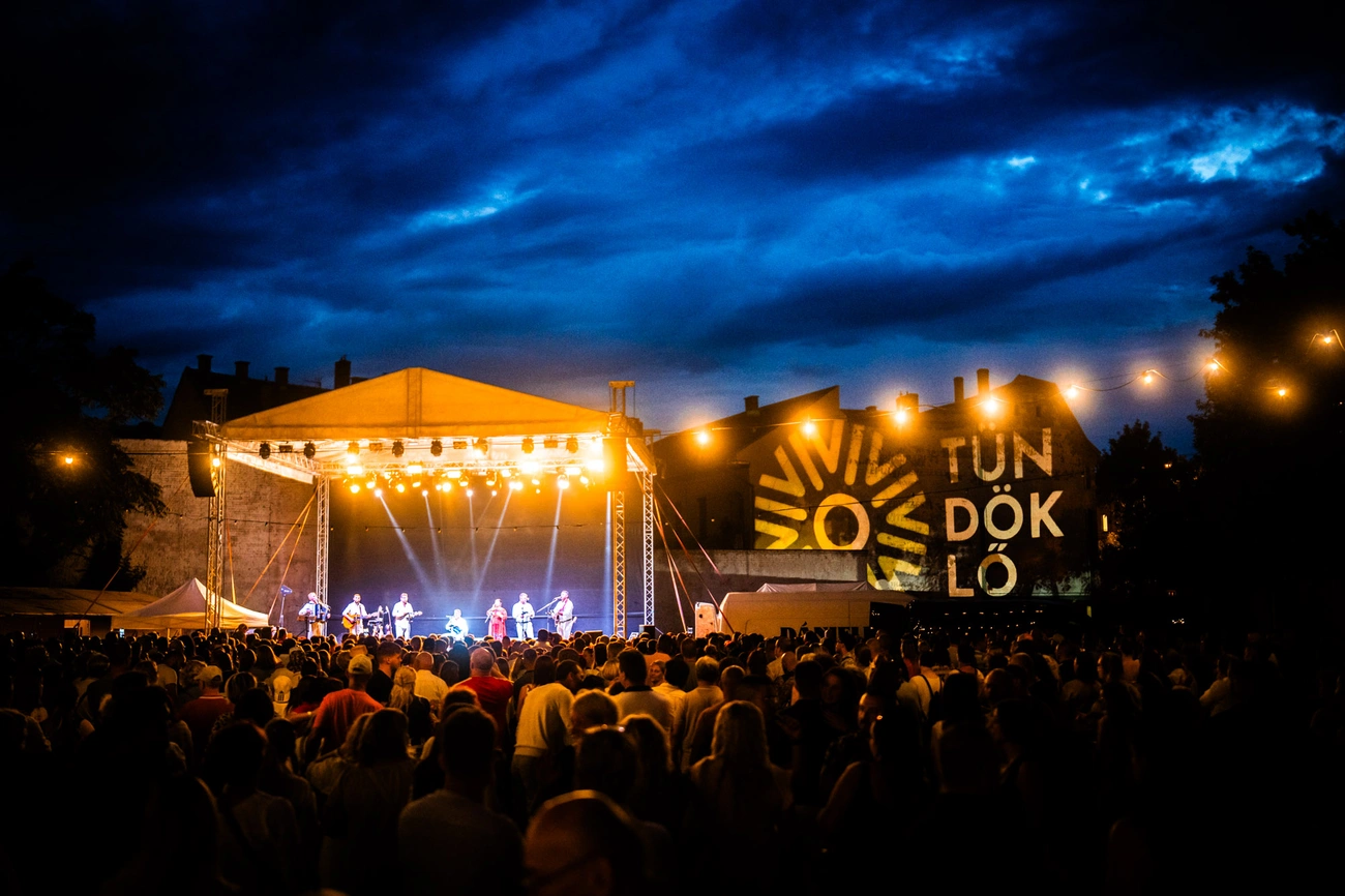 Dánielfy és Parno Graszt koncert a Csengey-kertben 