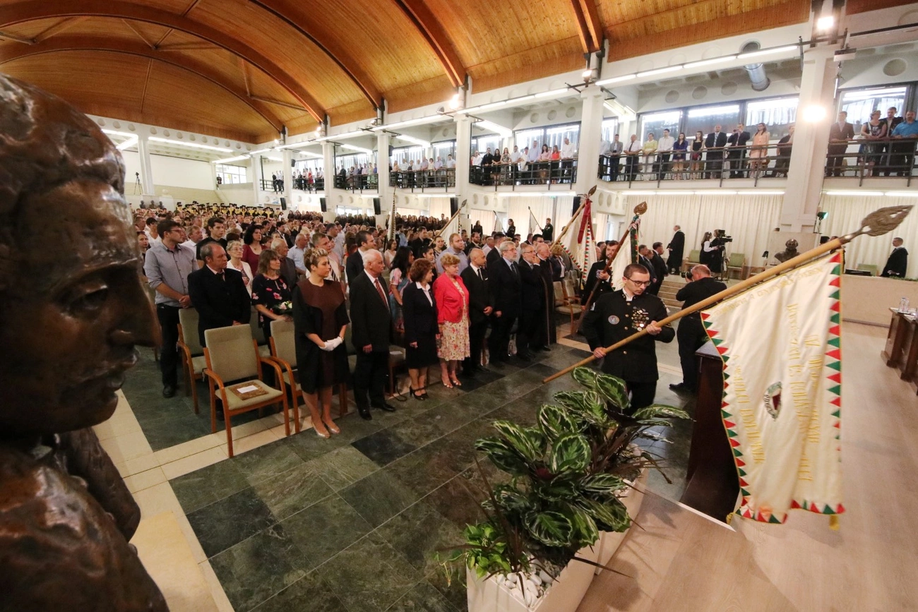 Diplomaátadó ünnepség a Miskolci Egyetemen