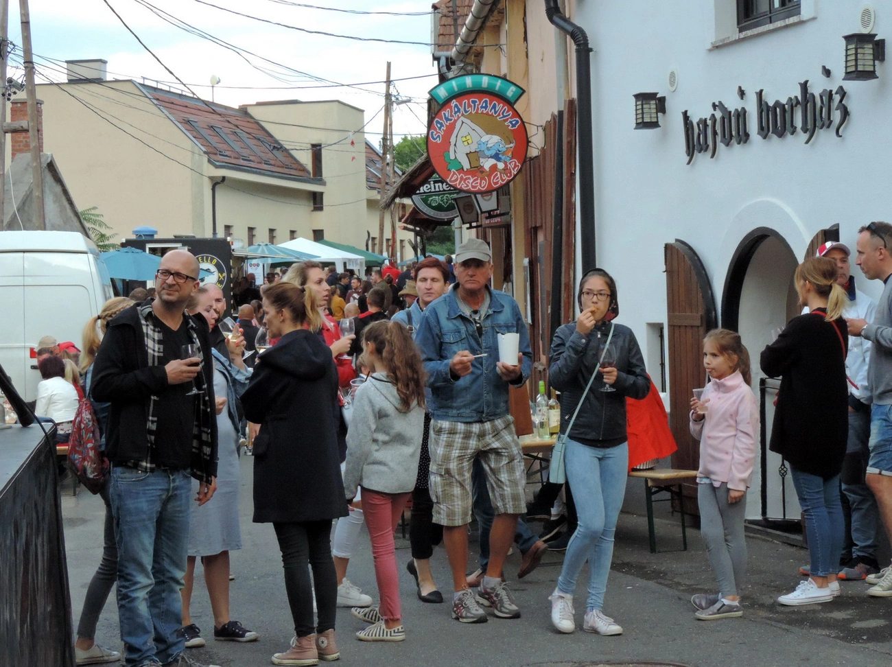 Fröccsfesztivál szombaton a Kisavason