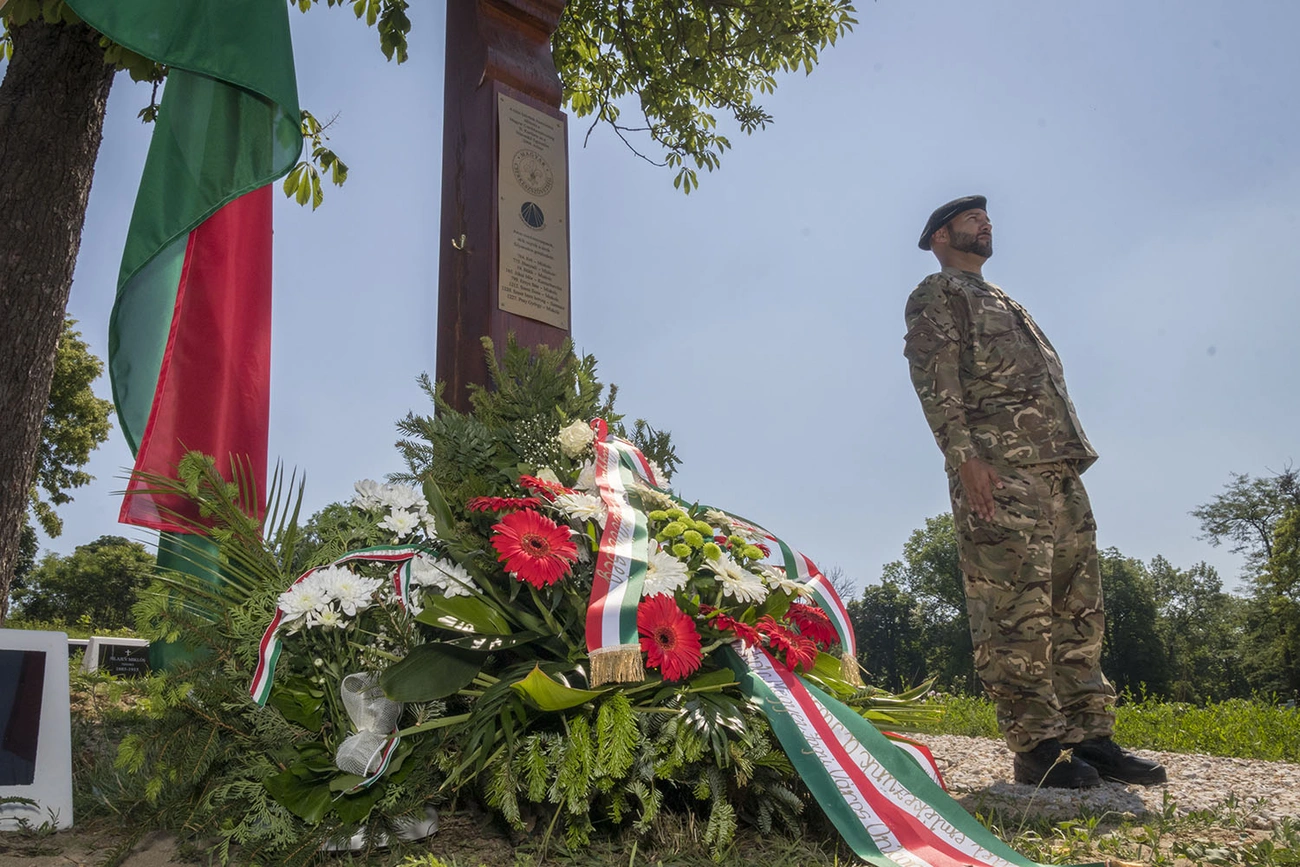 Hősök Napja - városi megemlékezés, koszorúzás