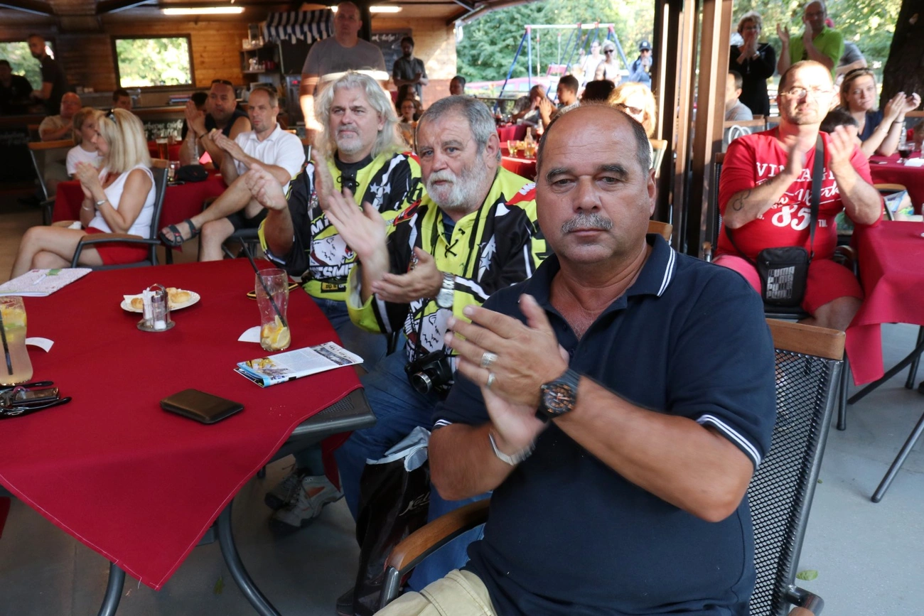 Szurkolói ankét a DVTK Jegesmedvékkel a Népkerti Sörözőben