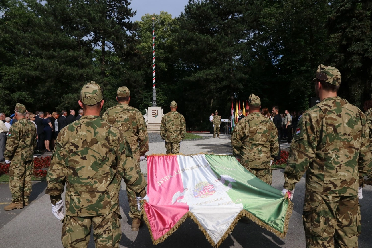 Nemzeti Összetartozás Napja a Népkerti Országzászlónál