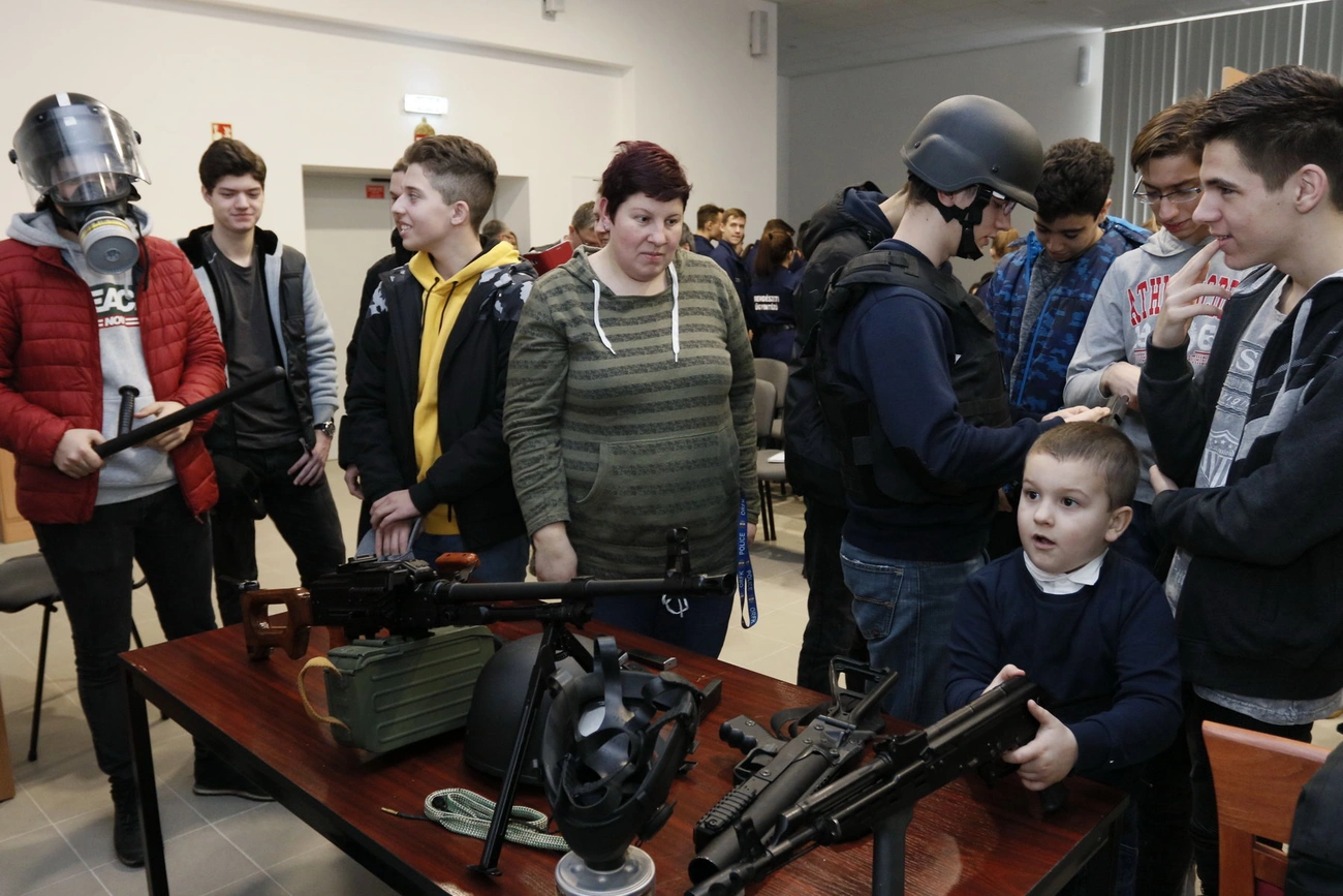 Nyílt nap a 112 segélyhívó központban