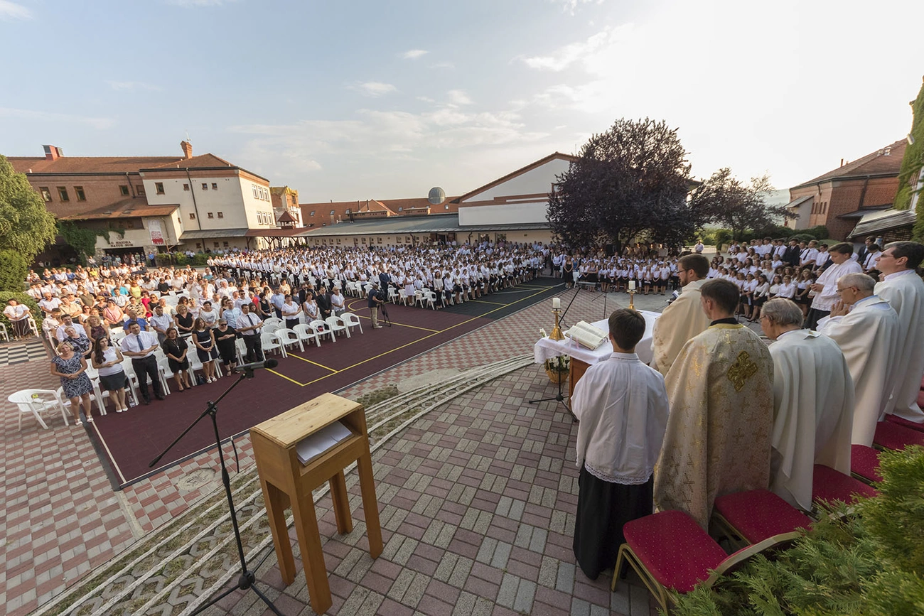 Tanévnyitó a Fényi Gyula Jezsuita Gimnáziumban