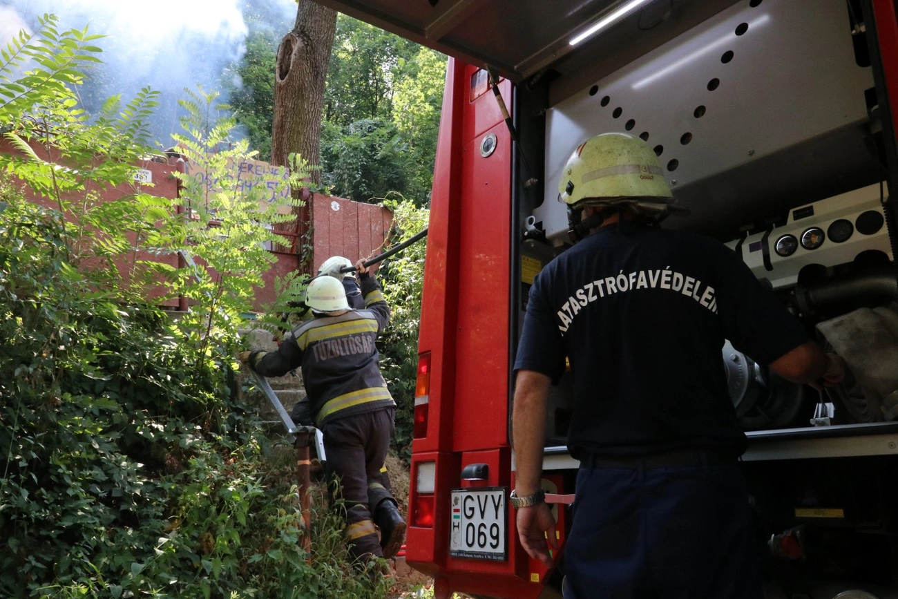 Kiégett egy ház a Latabár soron