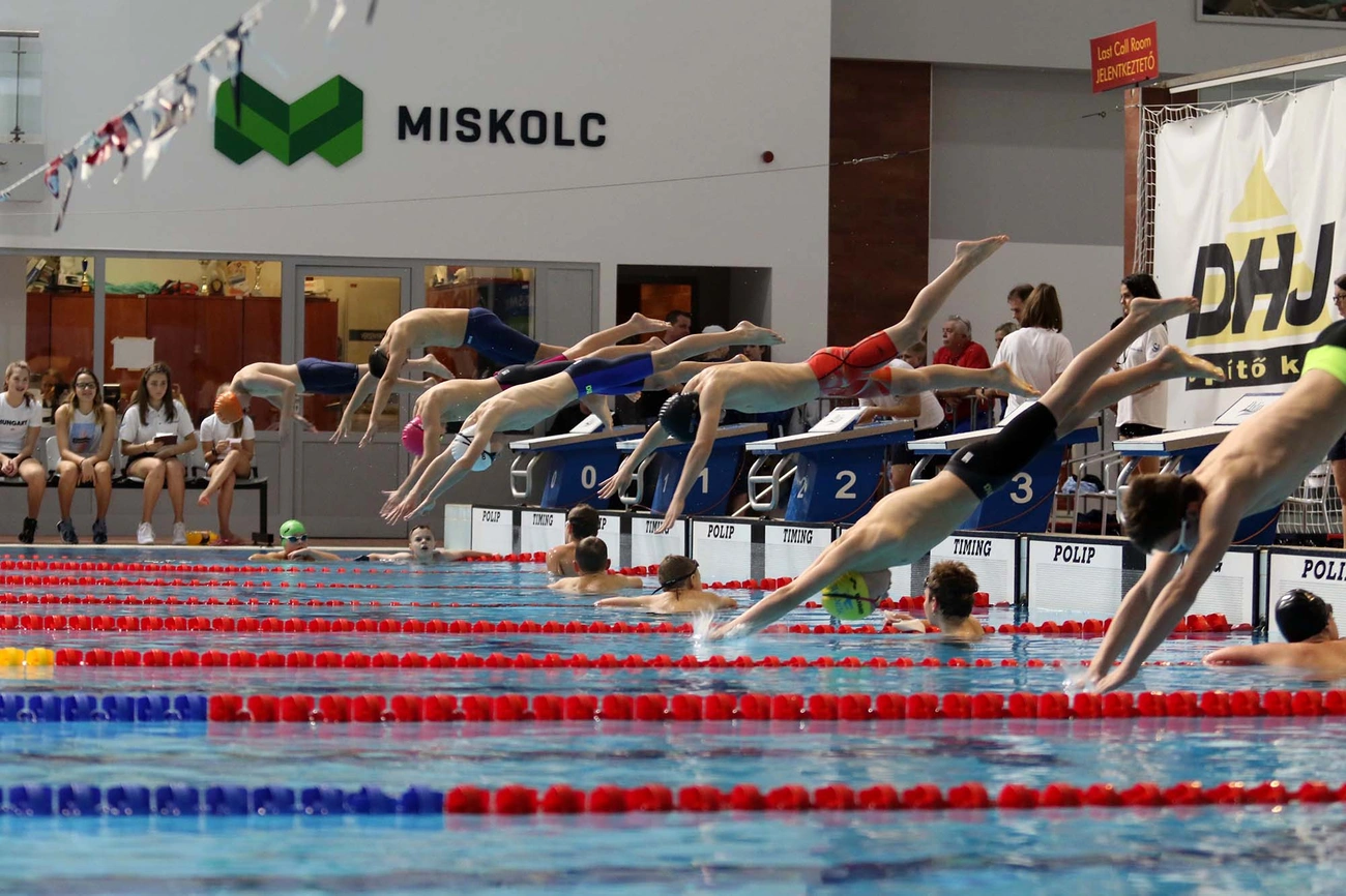Nemzetközi úszóverseny Miskolcon